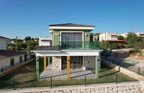 TAM MÜSTAKİL VE DENİZ MANZARALI MODERN SIFIR VİLLA