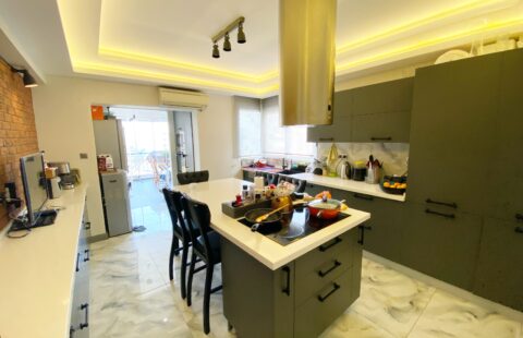 BAYRAKLI’DA GÜVENLİKLİ SİTEDE İNANILMAZ BÜYÜKLÜKTE 4+1 DAİRE